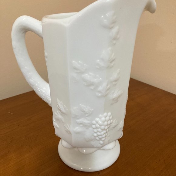 Vintage Milk Glass Pitcher Westmoreland 9" Vines Grape - Picture 4 of 6